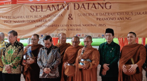 Menag dan Gubernur Hadiri Pindapata Nasional: Waisak Bukan Hanya Milik Umat Buddha