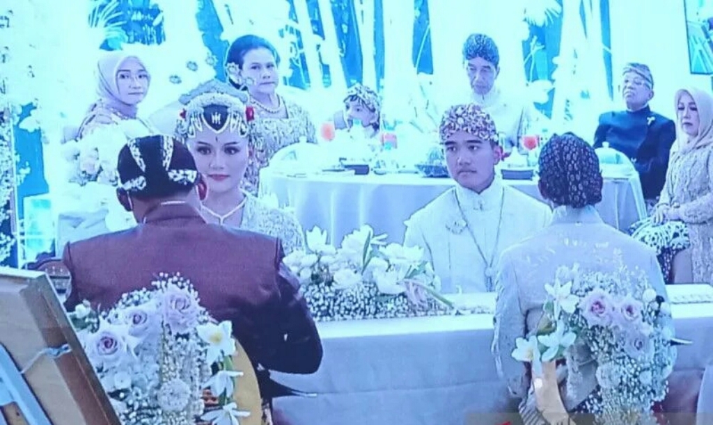 Kaesang Pangarep bersama Erina Sofia Gudono menjalani akad nikah di Pendopo Agung Royal Ambarrukmo, Sleman, Daerah Istimewa Yogyakarta, Sabtu (10/12/2022)