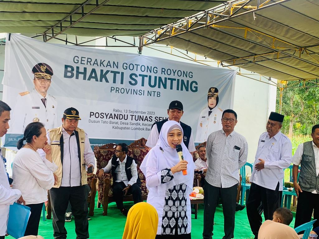 Wakil Gubernur NTB, Dr. Hj. Sitti Rohmi Djalillah atau Ummi Rohmi saat berikan sambutan di acara Bhakti stunting