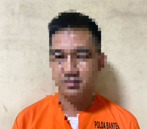 Anggota DPRD Provinsi  Banten  berinisial RF (44) yang ditangkap Ditreskrimum Polda Banten karena terlibat aksi penipuan dan penggelapan.