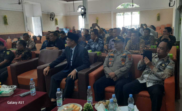 Kapolres Palas AKBP Dodik Yuliyanto S.IK yang di wakili Kabag Ren Kompol Pesta Simarmata  saat Menghadiri Pelantikan TP PKK Palas Masa Bhakti 2025-2030. (And)