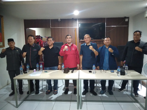 Jajaran pengurus DPC PDIP Kota Bekasi dan anggota DPRD Kota Bekasi Fraksi PDIP 