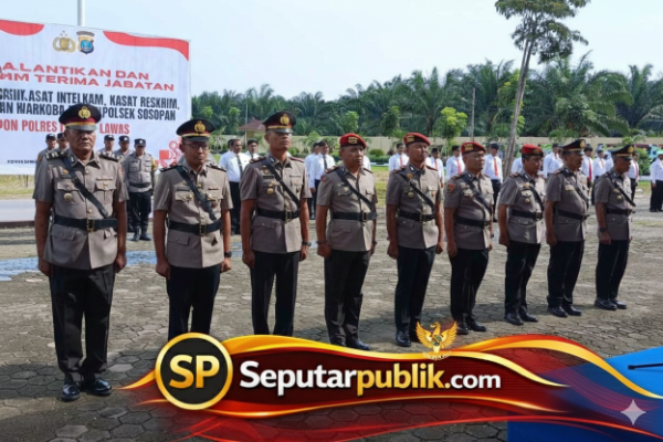 Kapolres Padang Lawas AKBP Dodik Yuliyanto, S.I.K. memimpin upacara pelantikan dan serah terima jabatan baru 9 pejabat utama serta Kapolsek Sosopan di Lapangan Apel Polres Palas. Rabu, (21/1/2026).