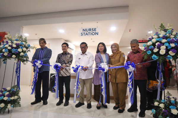 Gubernur DKI Jakarta Pramono Anung bersama Wamenkes Dante Saksono Herbuwono meresmikan RS Primaya Kelapa Gading di Jakarta Timur, Selasa (27/1/2026).