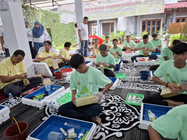 Kegiatan pemberdayaan masyarakat dan lingkungan oleh PTPN IV PalmCo sebagai bagian dari penyaluran TJSL senilai lebih Rp65 miliar yang menjangkau 94 kabupaten/kota di Indonesia.