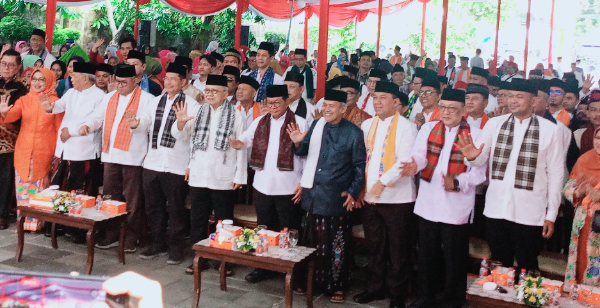 Silaturahmi Akbar Majelis Kaum Betawi 2026 di Jakarta menjadi momentum penguatan persatuan dan komitmen bersama menjaga identitas budaya Betawi sebagai fondasi masa depan Ibu Kota. Minggu, (15/2/2026).