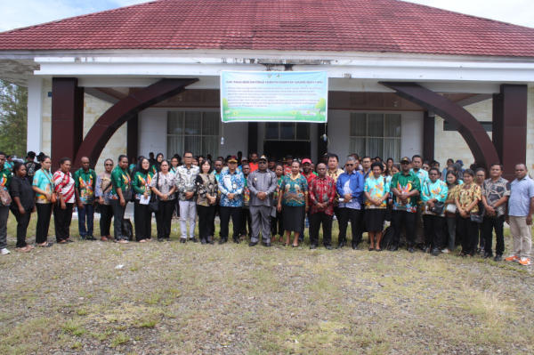 Kemendagri mengapresiasi langkah cepat Pemkab Yahukimo yang berhasil memulihkan stabilitas keamanan dan membuka kembali layanan umum RSUD Dekai. Sinergi Pemda, Forkopimda, dan aparat keamanan dinilai efektif dalam mempercepat pemulihan pelayanan kesehatan bagi masyarakat. 