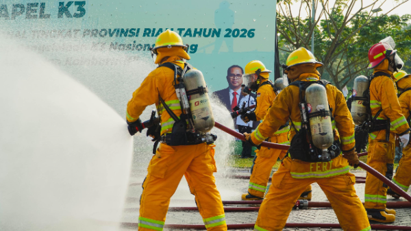 PTPN IV PalmCo menutup Bulan K3 Nasional 2026 dengan torehan lebih dari 23 juta jam kerja aman tanpa kecelakaan fatal. Dipercaya sebagai tuan rumah Puncak Apel K3 Provinsi Riau. 