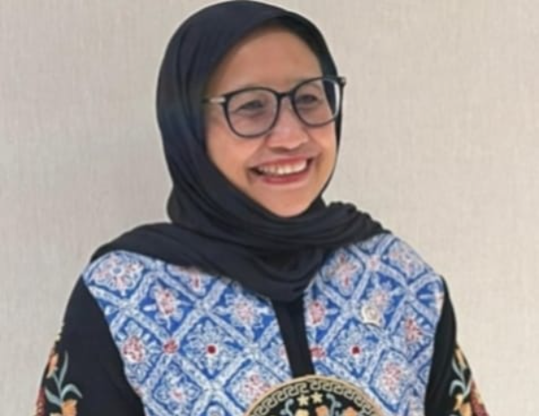 Wakil Kepala BGN Nanik S Deyang, mendorong masyarakat aktif melaporkan menu MBG yang tidak layak dengan data lengkap. Laporan faktual dipastikan tidak melanggar UU ITE dan dapat berujung pada sanksi hingga penutupan dapur.