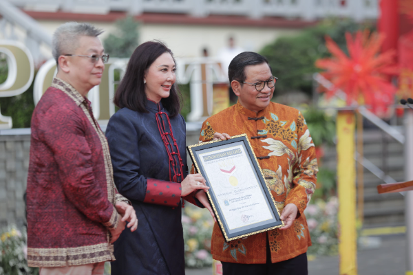 Gubernur Pramono Anung menghadiri perayaan Cap Go Meh dan buka puasa bersama di Glodok, menegaskan Jakarta sebagai rumah besar keberagaman dan kota global yang inklusif.