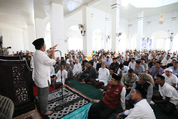 Menteri Dalam Negeri sekaligus Ketua Satgas PRR Muhammad Tito Karnavian meninjau langsung percepatan pemulihan pascabencana di Pidie Jaya, memastikan penyaluran bantuan, perbaikan infrastruktur, serta relokasi pengungsi ke hunian sementara sebelum Idulfitri.