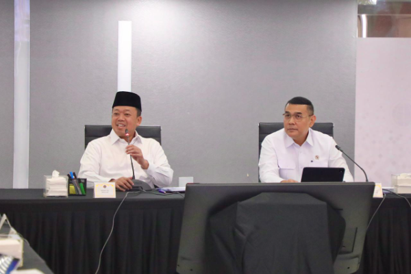 Menteri ATR/BPN Nusron Wahid memimpin Rapim untuk mematangkan penyelarasan data menjelang penetapan Lahan Sawah Dilindungi di 12 provinsi guna memperkuat ketahanan pangan nasional.