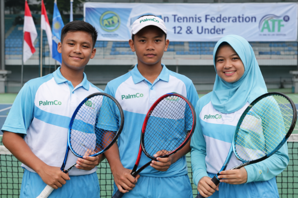 Tiga atlet tenis junior binaan PTPN IV PalmCo dari Riau berpeluang memperkuat tim nasional Indonesia usai masuk seleksi Asian Tennis Federation 12 & Under 2026 di Bogor. Momentum ini menjadi bukti keberhasilan pembinaan atlet usia dini sekaligus membuka peluang prestasi di level internasional.(Foto.Ilustrasi/SP).