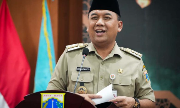 Perombakan Dewan Komisaris MRT Jakarta resmi dilakukan. Sekda DKI Uus Kuswanto dipercaya memperkuat tata kelola perusahaan demi layanan transportasi publik yang lebih modern, aman, dan terintegrasi di ibu kota.(Kamis, 2/4/2026).