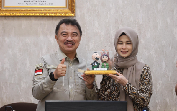 Wakil Wali Kota Bekasi Abdul Harris Bobihoe  saat menerima kunjungan kerja  Anggota DPD RI, Jihan Fahira, di Pendopo Wali Kota Bekasi. Kamis (2/3/2026