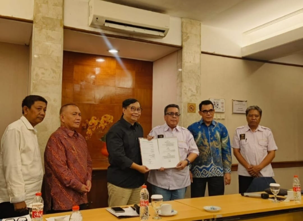 Penandatanganan MoU antara Salak Heritage Club dan AMKI Pusat di Hotel Salak The Heritage Bogor menjadi langkah strategis memperkuat gerakan pelestarian budaya Nusantara melalui sinergi komunitas heritage dan jaringan media nasional.