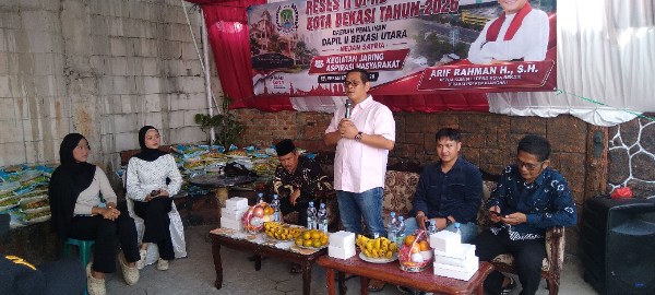Ketua Komisi III DPRD Kota Bekasi, Arif Rahman Hakim (ARH) dalam kegiatan resesnya di RW 03 Kampumg Bulak Macan Kelurahan Harapan Jaya Kecamatan Bekasi Utara, Kamis (9/7/2026)