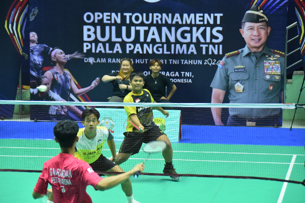 Sebanyak 278 atlet TNI, Polri, dan masyarakat umum mengikuti Open Tournament Piala Panglima TNI 2026 cabang olahraga bulu tangkis di Bandung, Jawa Barat, dalam rangka menyambut HUT ke-81 TNI.
