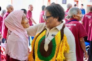 Wamendagri Ribka Haluk Kunjungi Panti Tresna Werdha Jayapura, Pastikan Pemerintah Perhatikan Kesejahteraan Lansia