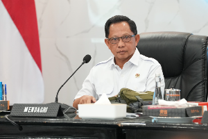 Mendagri Minta Gubernur Bebaskan Pajak Kendaraan Listrik