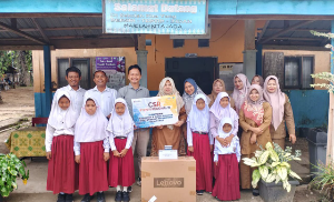 PTPN IV PalmCo Dorong Literasi Digital, Salurkan Komputer ke Sekolah Pelosok