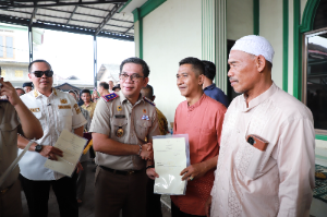BPN Banten Antar Sertipikat PTSL Langsung ke Rumah Warga, Wujud Nyata Negara Hadir Berikan Kepastian Hukum Tanah