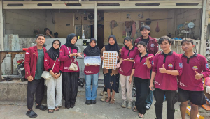 Mahasiswa KKM UNIBA Dampingi UMKM Cireng Isi Ayam Lumer HDA, Perkuat Branding dan Digitalisasi Usaha di Serang