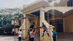 HUT ke-53 KNPI Banten, DPD KNPI Gelar Aksi Gotong Royong Cat dan Rawat Gedung Pemuda