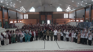 215 Mahasiswa FKIP UNDHARI Resmi Dilepas Jalani PLP, Elviana: Calon Guru Harus Kompeten, Berkarakter, dan Berakhlak Mulia