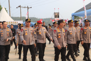 Kapolres Lebak Dampingi Kapolda Banten Sambut Kunjungan Kapolri di Bayah, Resmikan Jembatan Merah Putih Presisi