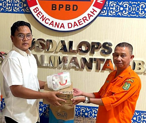PTPN IV Regional V Salurkan Bantuan untuk Dukung Penanganan Karhutla di Kalimantan