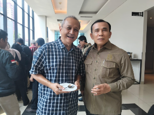 Asri Hadi Ucapkan Selamat kepada Dadang Rachmat Raih Penghargaan Tokoh Pers Tangguh
