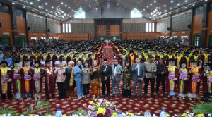 UNDHARI Wisuda 662 Lulusan, DPD RI dan LLDIKTI Wilayah X Apresiasi Perkembangan Kampus