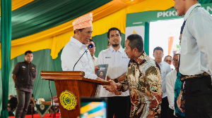 Mentan Amran Puji Setiyono, Petani Sawit Binaan PTPN IV PalmCo, di Hadapan Ribuan Mahasiswa UMRI