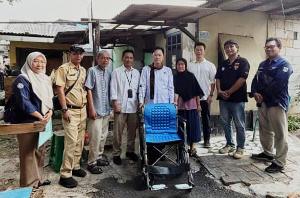 Kevin Wu Salurkan Kursi Roda ke Warga Jakarta Barat, Soroti Pentingnya Aspirasi Masyarakat