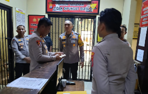 Hari Pertama Bertugas, Kapolres Serang Bobby Danuardi Cek Ruang Tahanan dan Tekankan Pelayanan Humanis